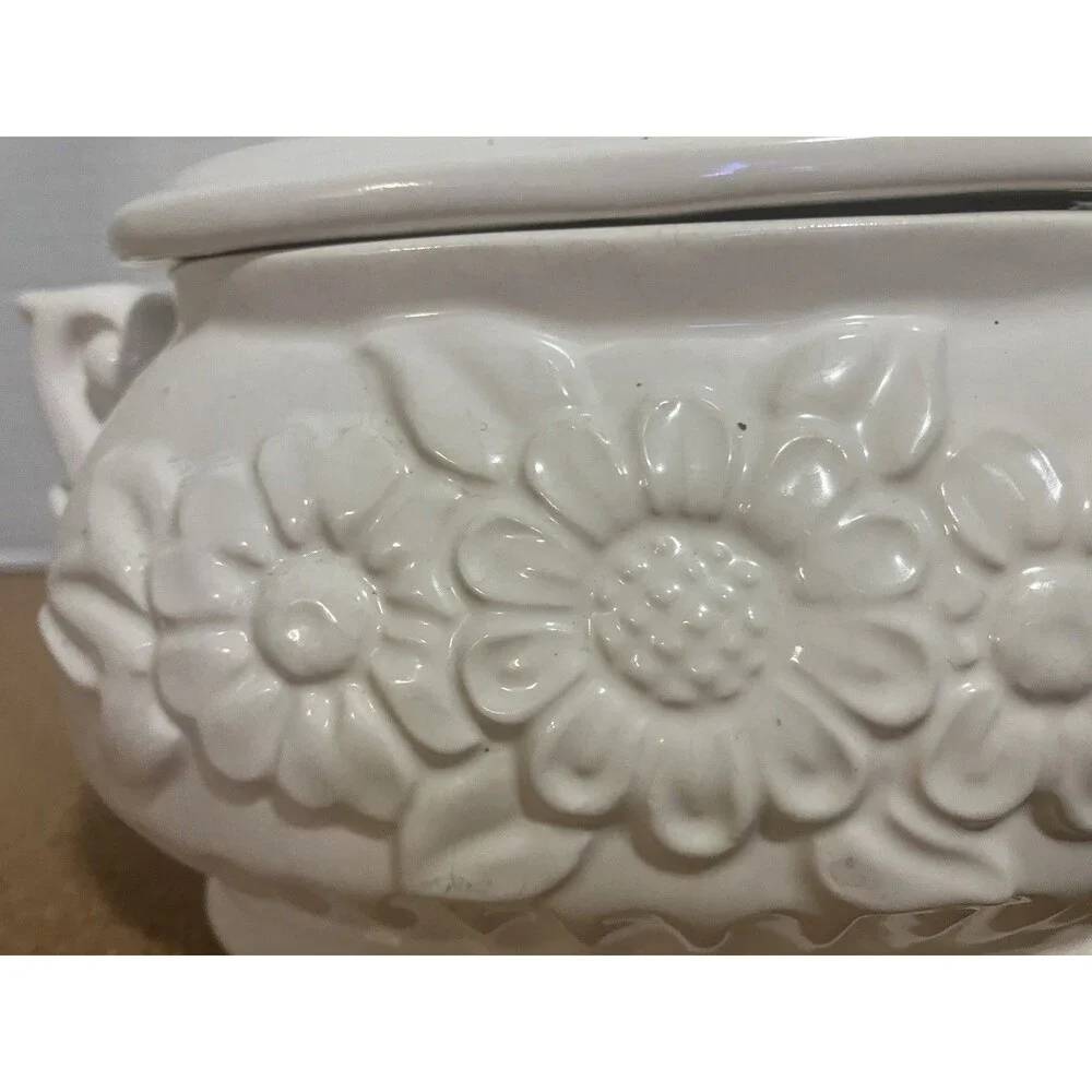 Vintage small Himark White Ceramic Small Daisy Soup gravy Tureen With Lid - Picture 5 of 16